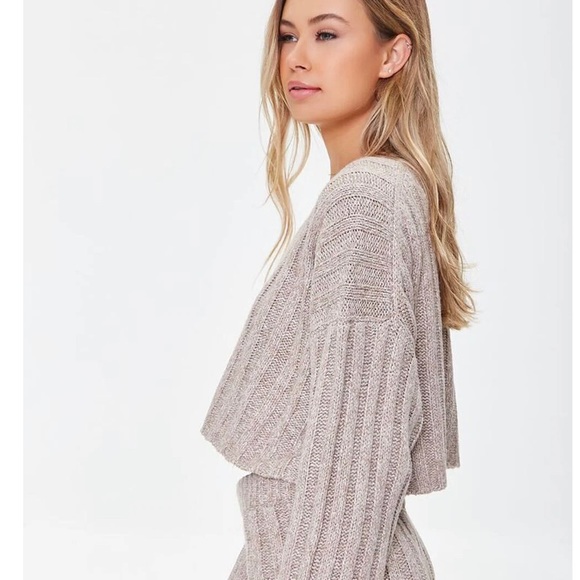 Forever 21 Ribbed Cropped Sweater - Picture 2 of 7